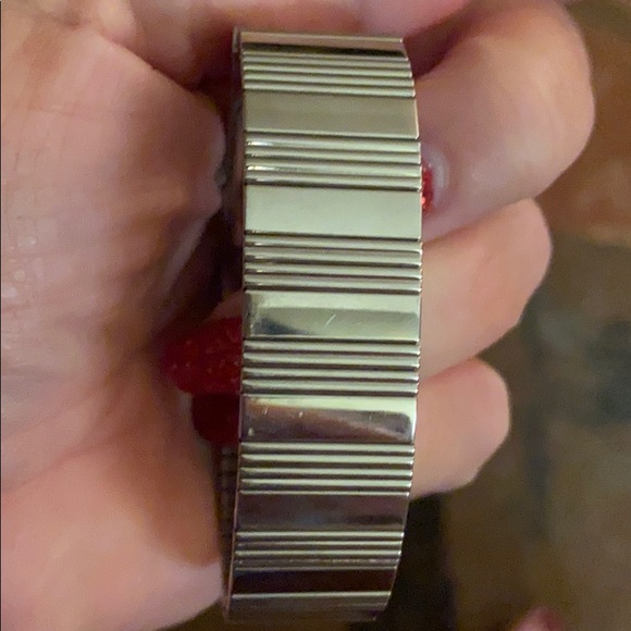 Round silver Guess watch ! - Picture 3 of 3